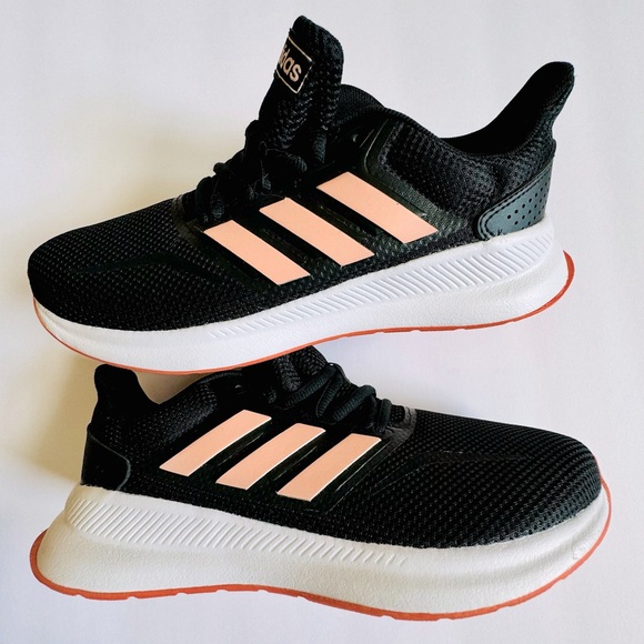 New Adidas Tennis Shoes - Picture 1 of 7